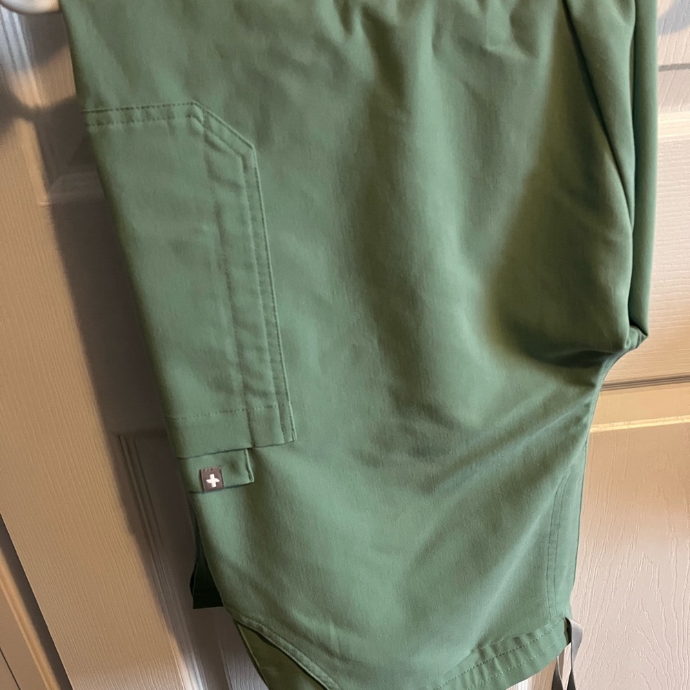 Like new figs skinny pants, petite XL